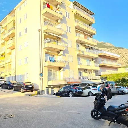 Petra Apartment *