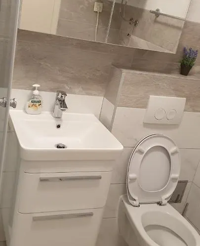 Petra Apartment *